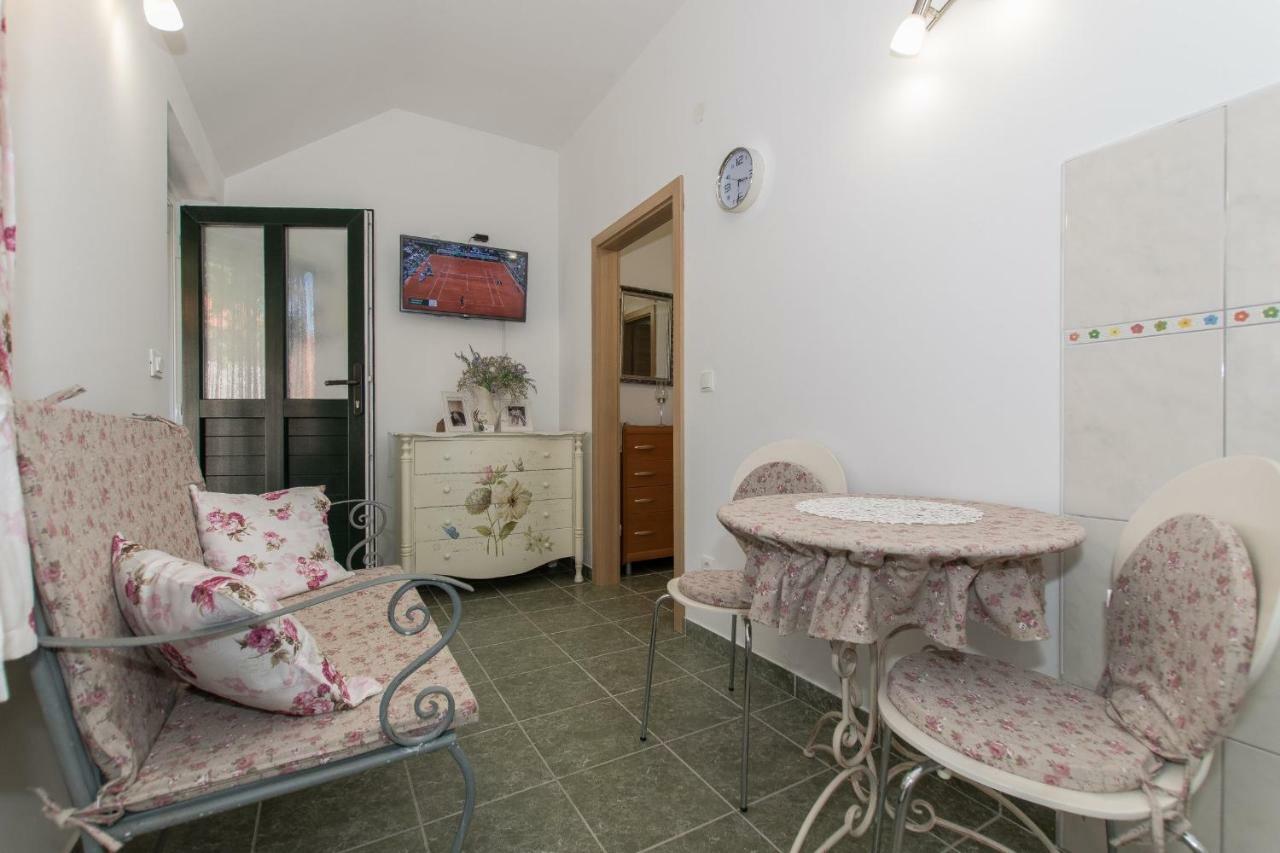 Donje Rascane Holiday Home Godinj מראה חיצוני תמונה