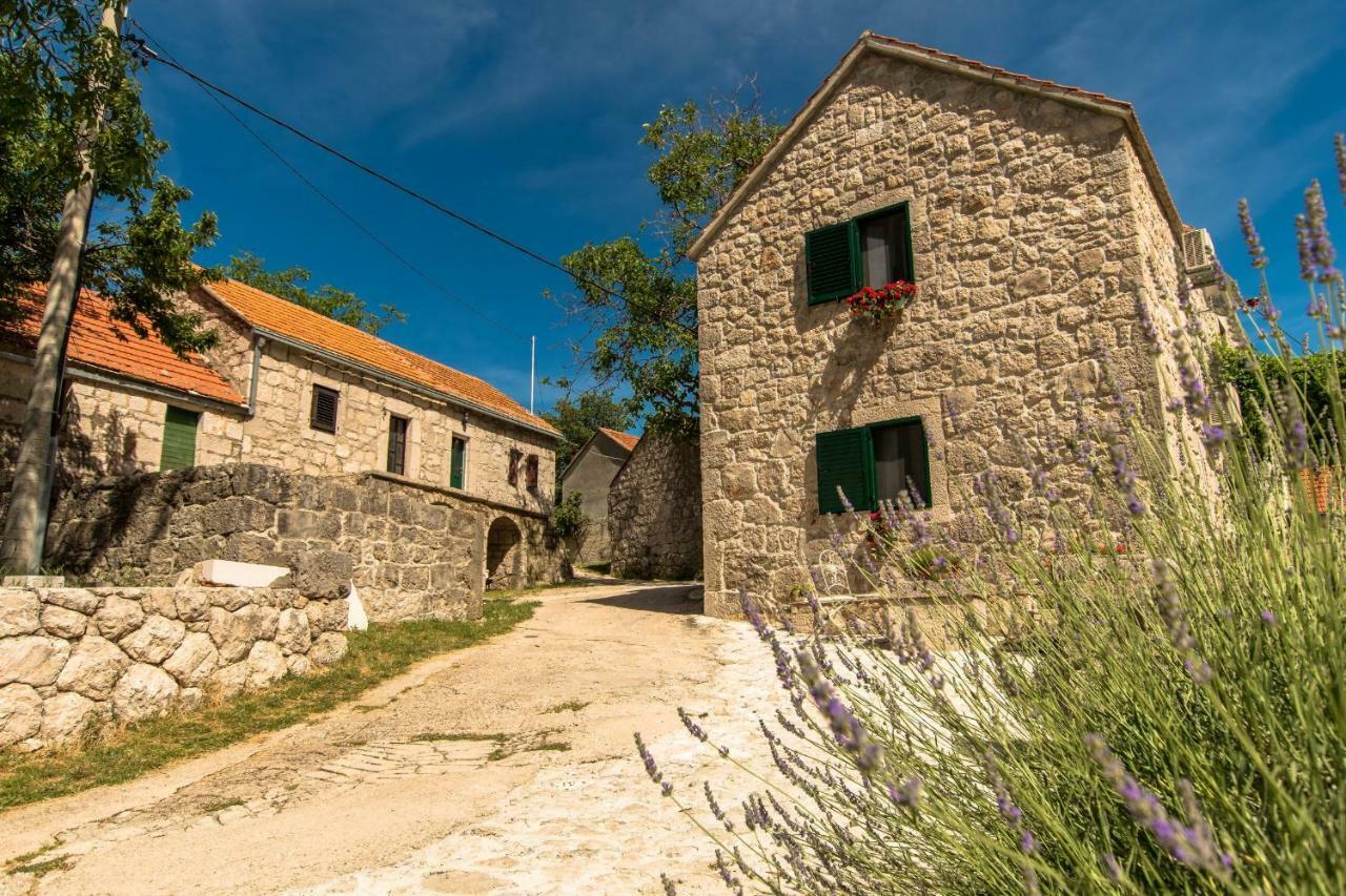 Donje Rascane Holiday Home Godinj מראה חיצוני תמונה
